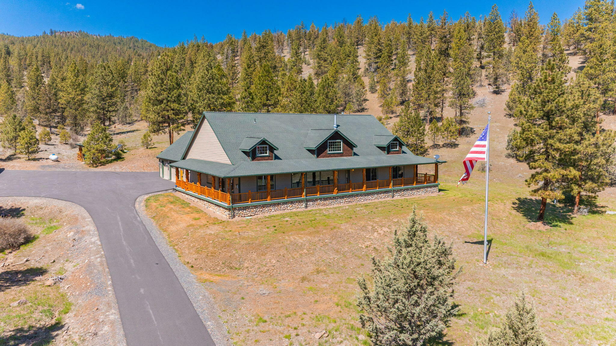 Property Photo: 8101 Mill Creek Road OR 97754