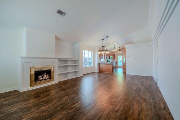 Property Photo: 3535 South Village Drive OR 97504