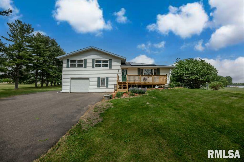 Property Photo: 1239 Eiker Road IL 61448