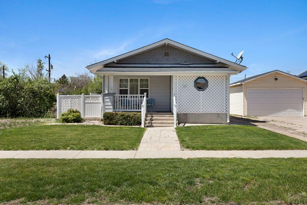 Property Photo: 1419 Berkley Ave CO 81004