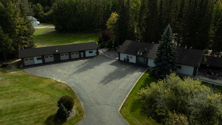 Property Photo: 30 Executive Estates AB T0G 0M0