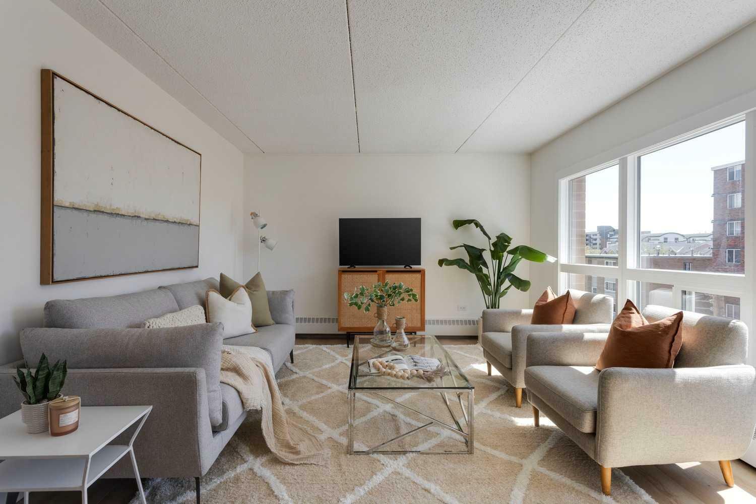 Property Photo: 1414 12 Street SW 405 AB T3C 3T2