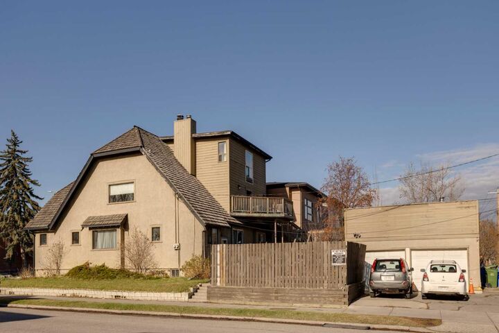 Property Photo: 202 11 Avenue NW AB T2M 0B8