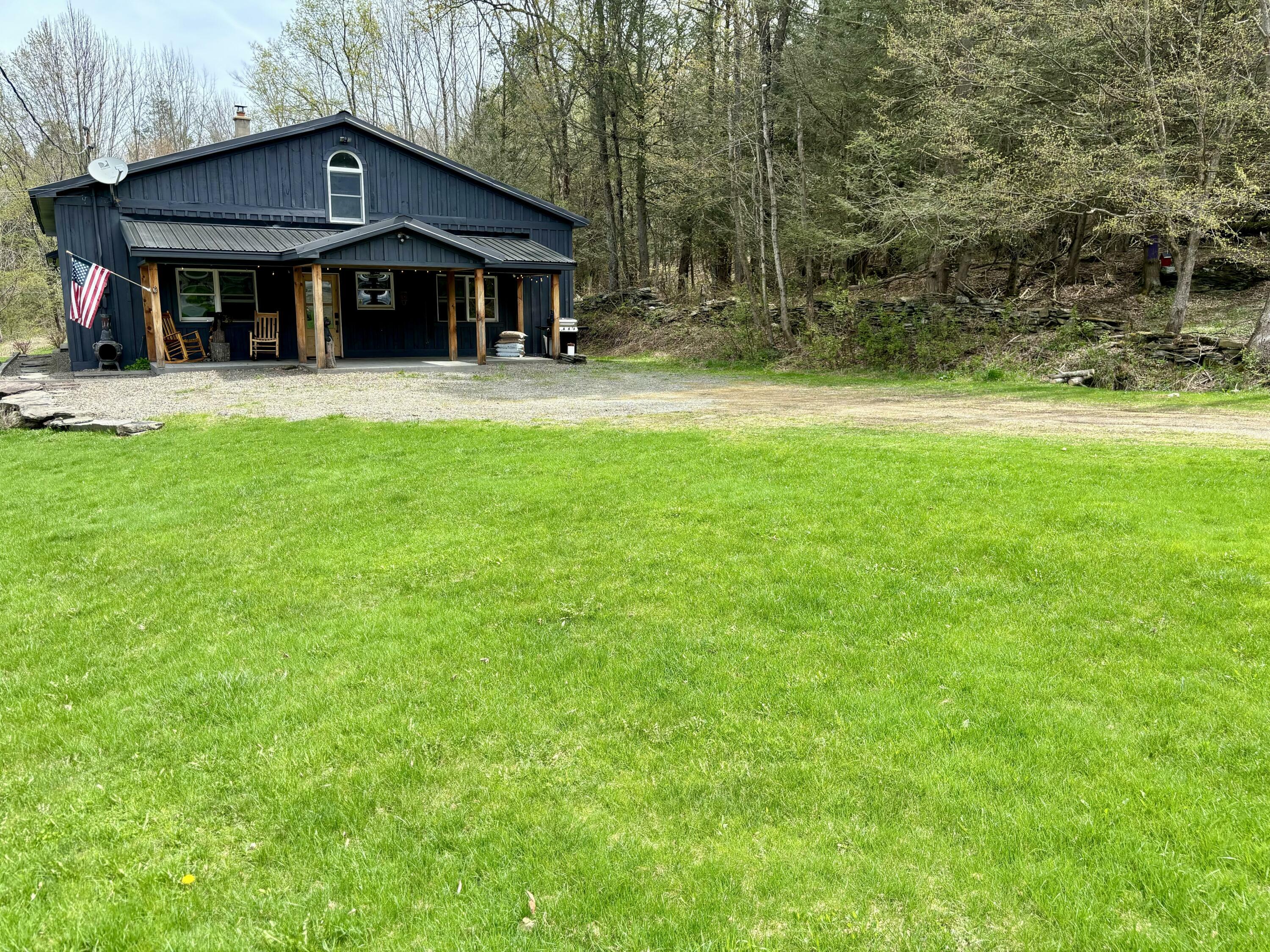 Property Photo: 2229 Old Newburg Turnpike PA 18470