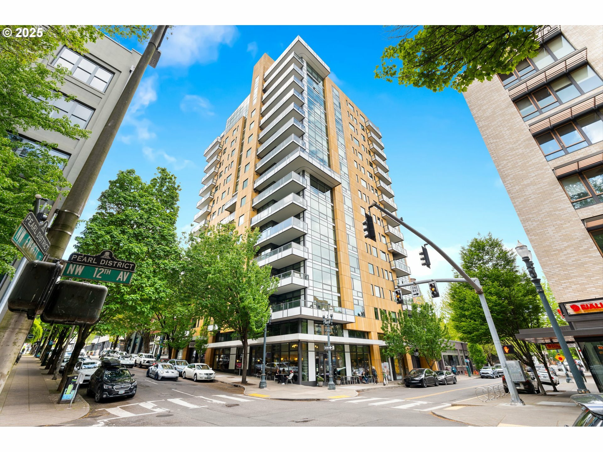 Property Photo: 311 NW 12th Ave 603 OR 97209