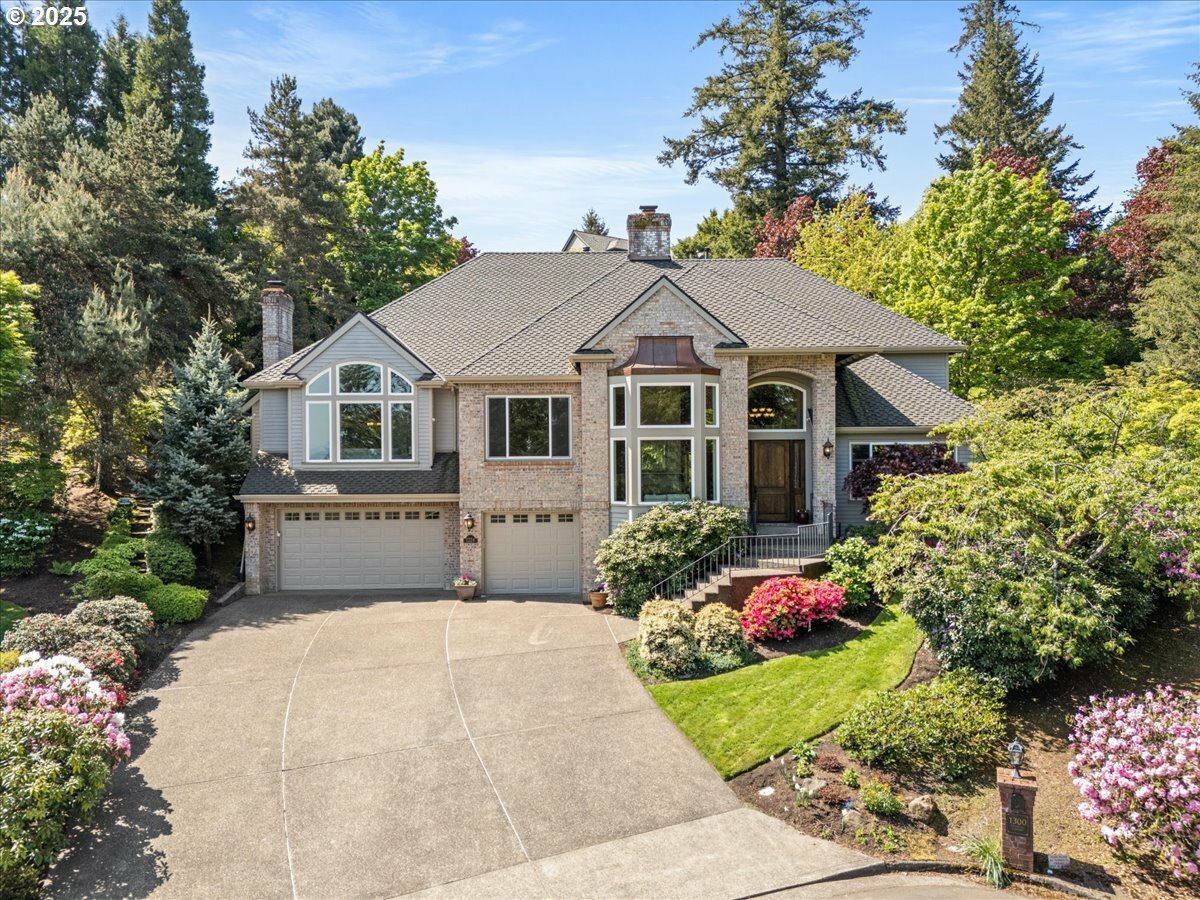 Property Photo: 1224 Tyndall Ct OR 97034