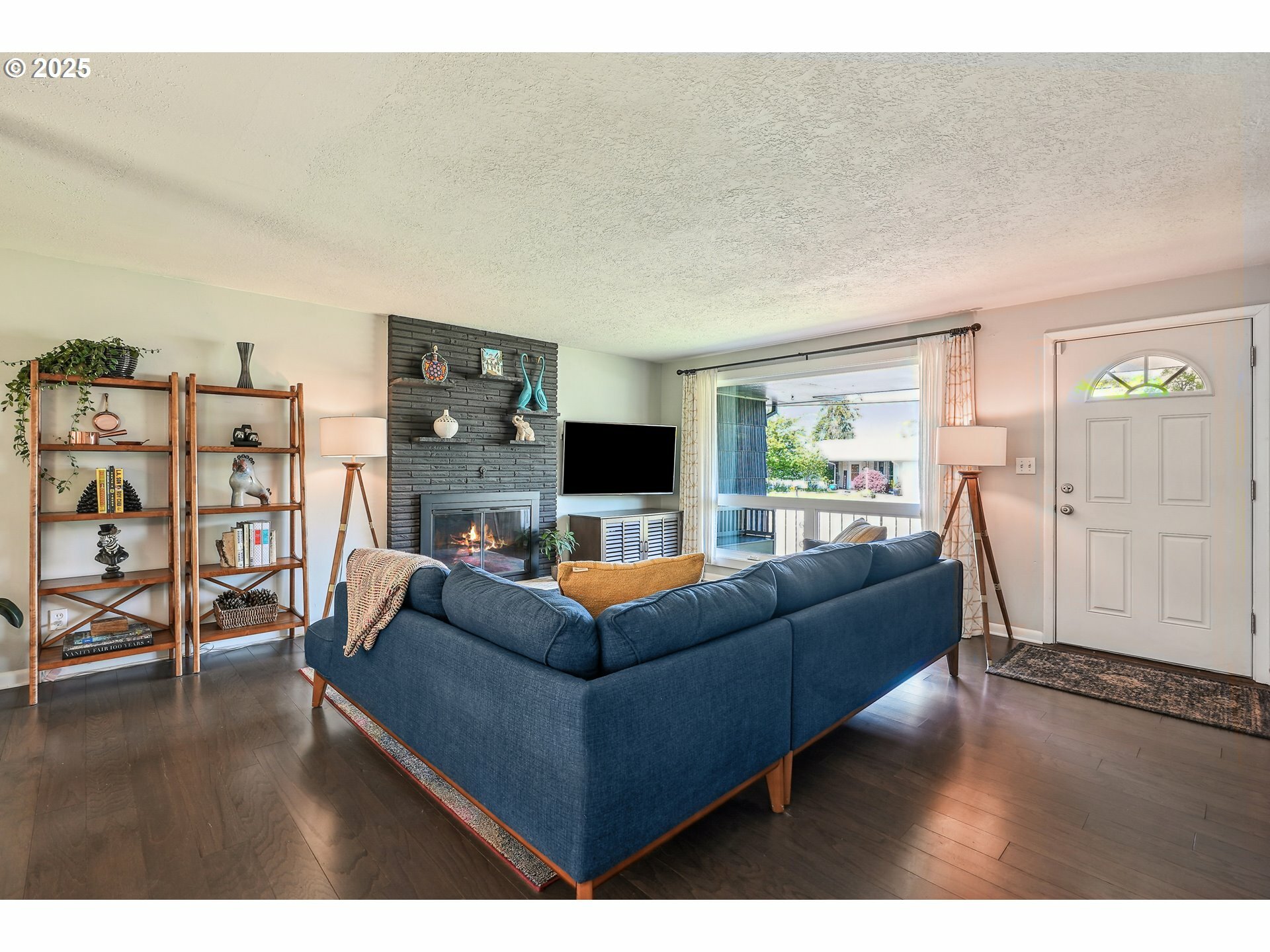 Property Photo: 10844 SE Market St OR 97216