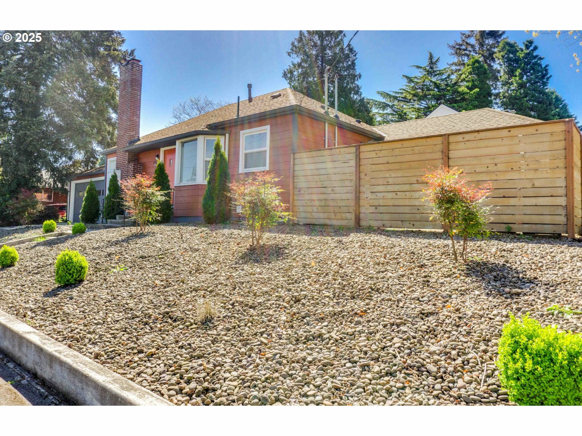 Property Photo: 3552 NE Killingsworth St OR 97211