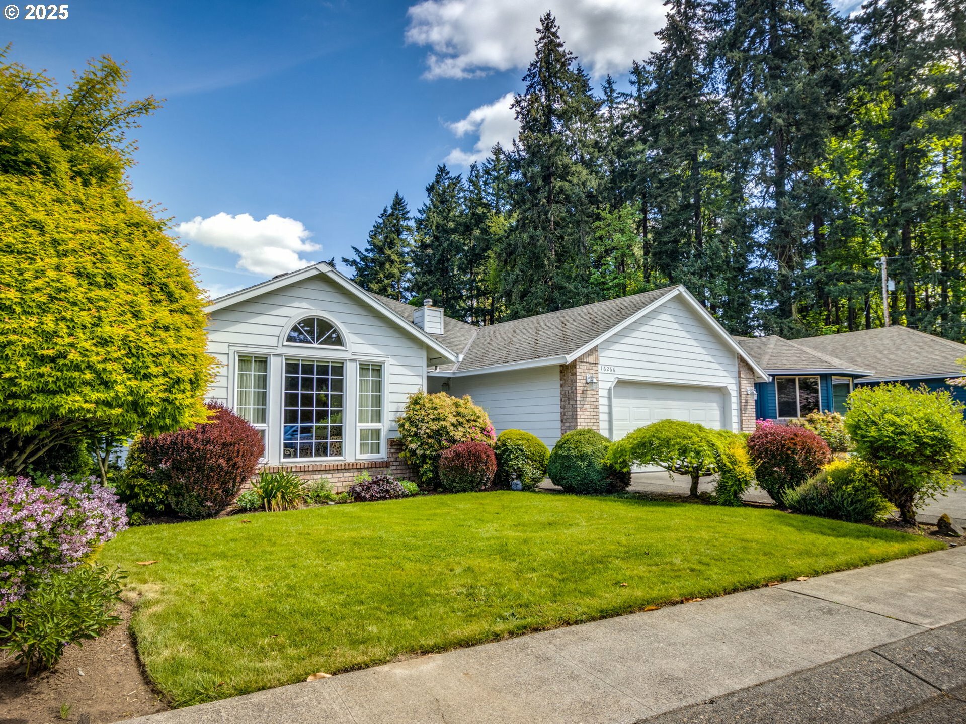 Property Photo: 16266 SE Clare Ct OR 97267