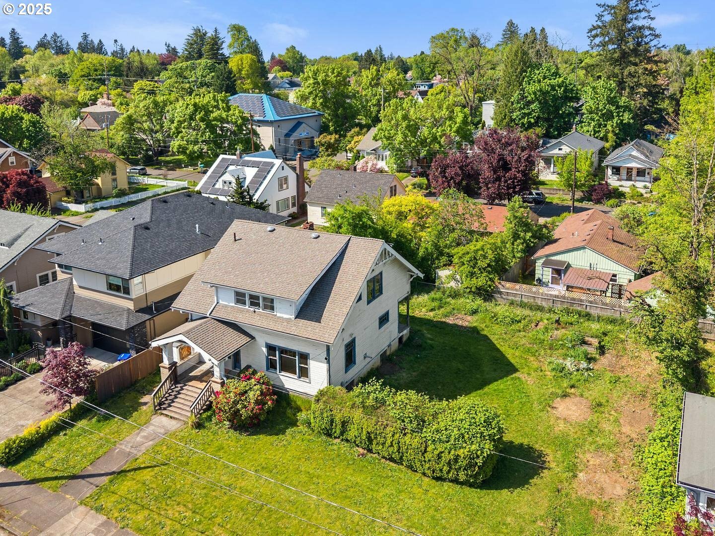 Property Photo: 4323 SE Alder St OR 97215