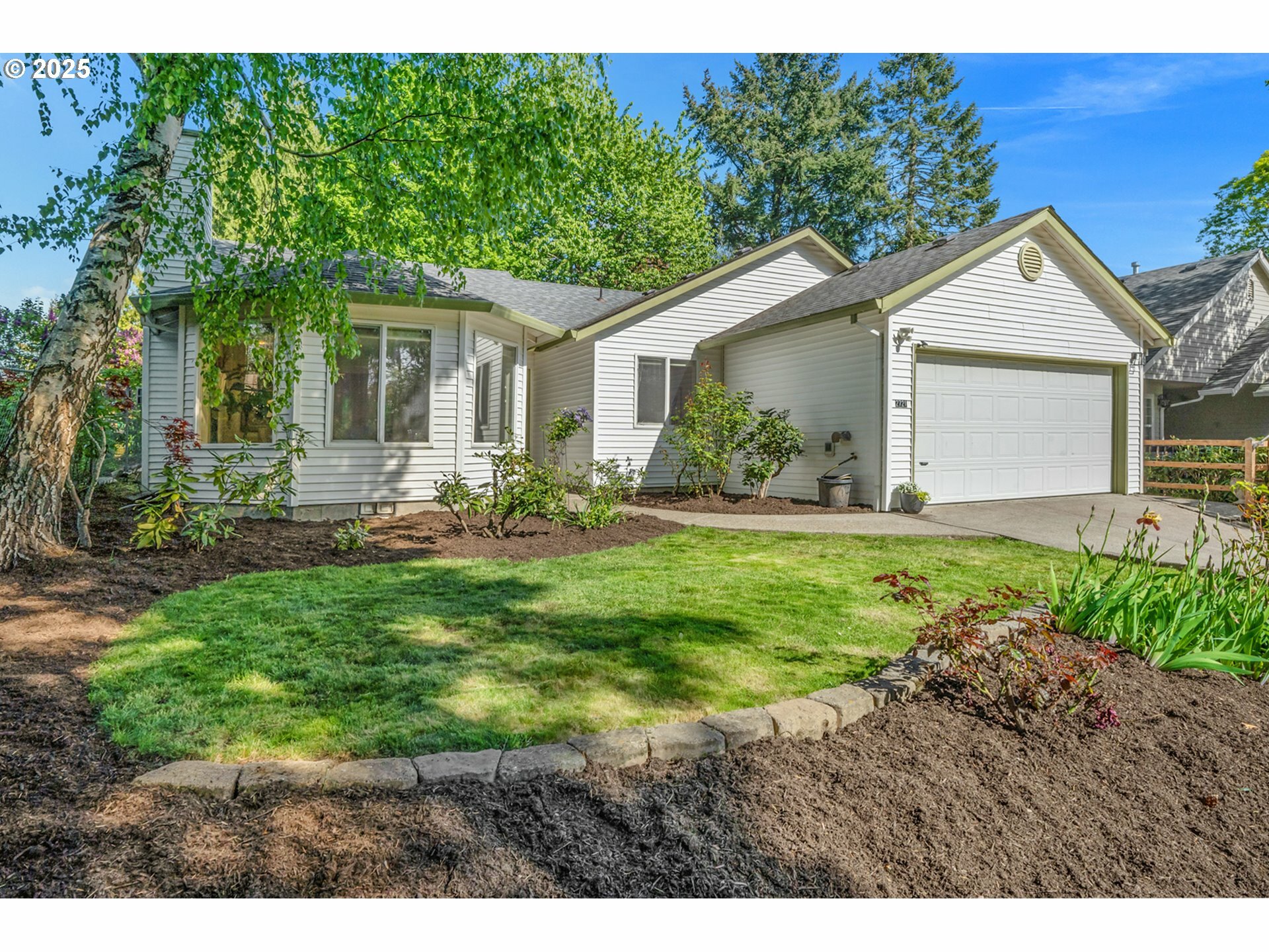 2721 SW Hume Ct  Portland OR 97219 photo