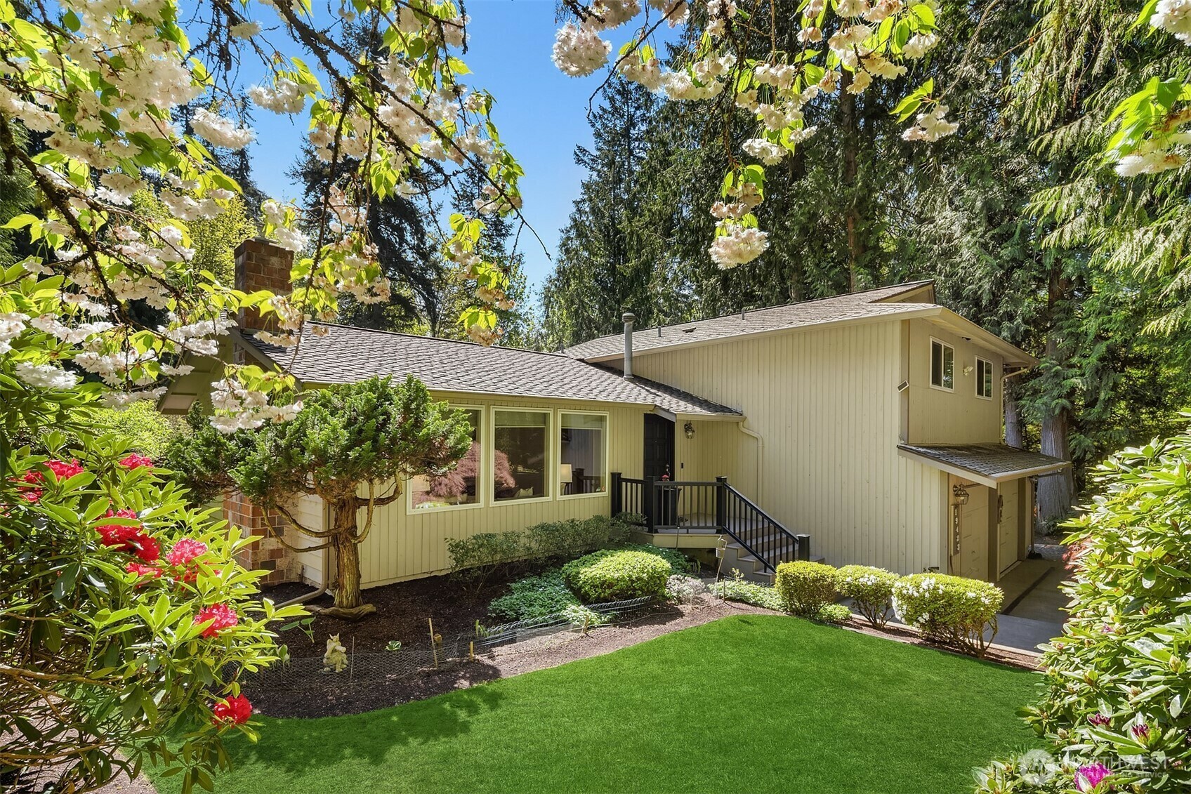 Property Photo: 19423 NE 165th Street WA 98077