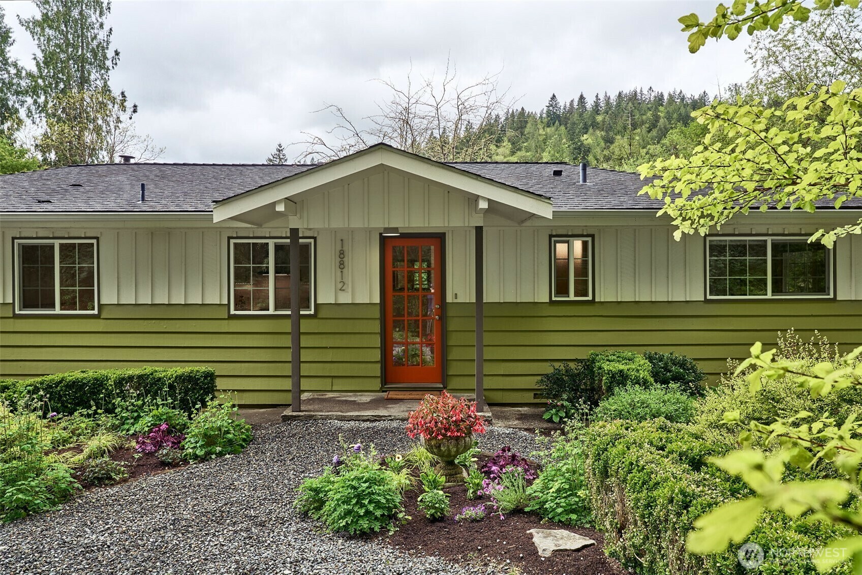 Property Photo: 18812 SE 109th Street WA 98027
