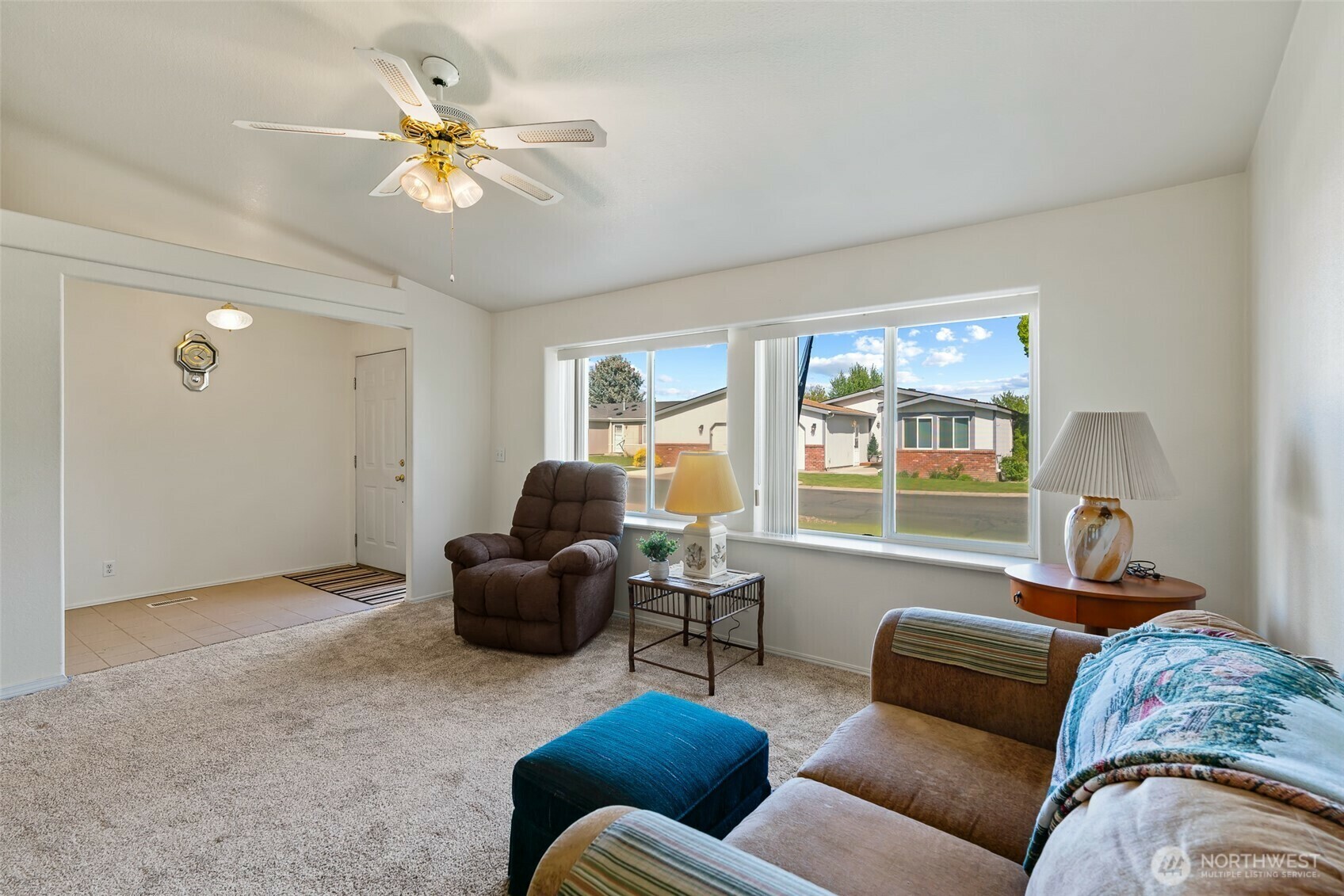 Property Photo: 1100 S Rosewood Drive 115 WA 98926