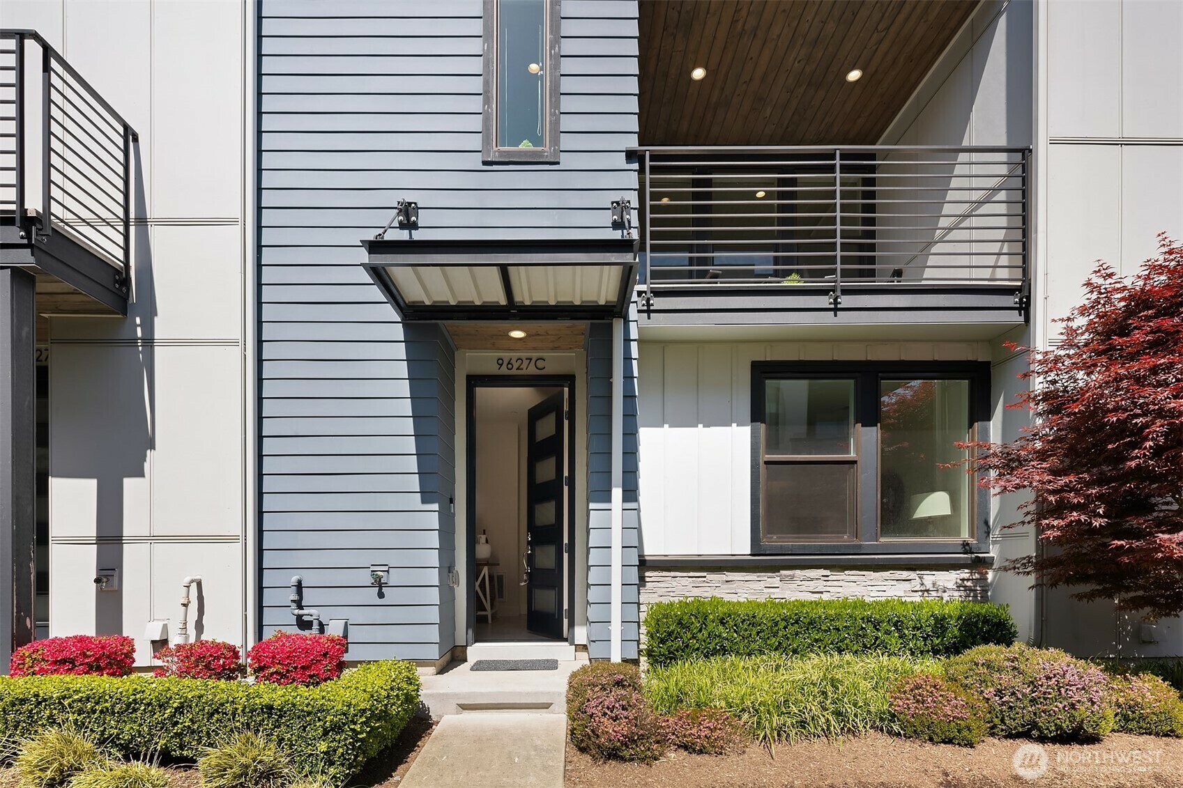 Property Photo: 9627 NE 182nd Place C WA 98011