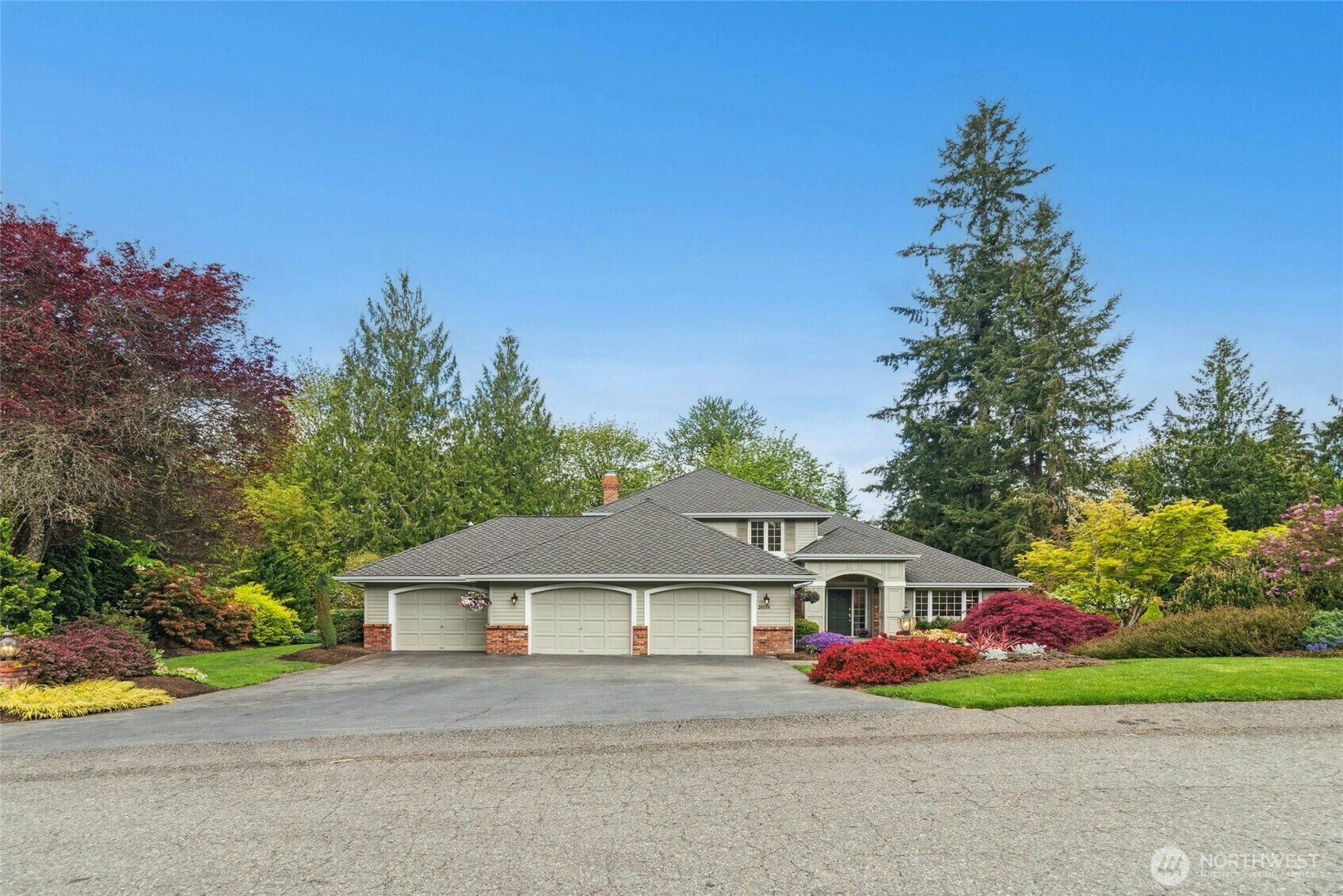 Property Photo: 26006 NE 27th Drive WA 98053