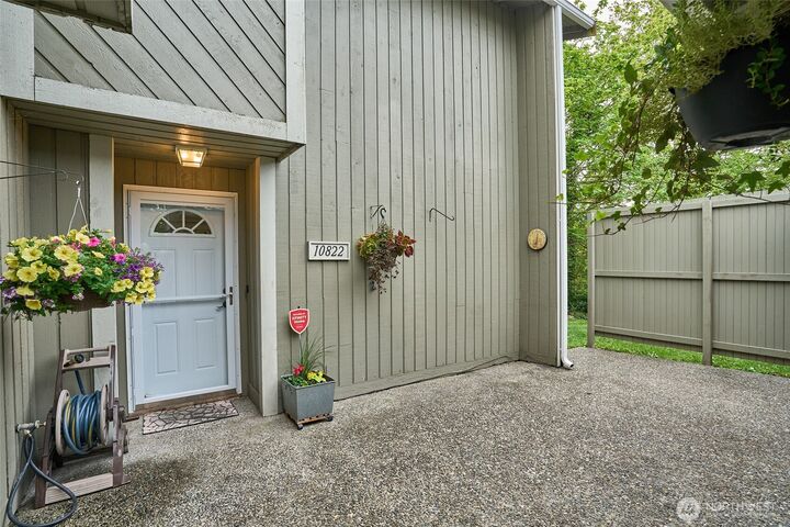 Property Photo: 10822 SE 260th Street 2 B1 WA 98030