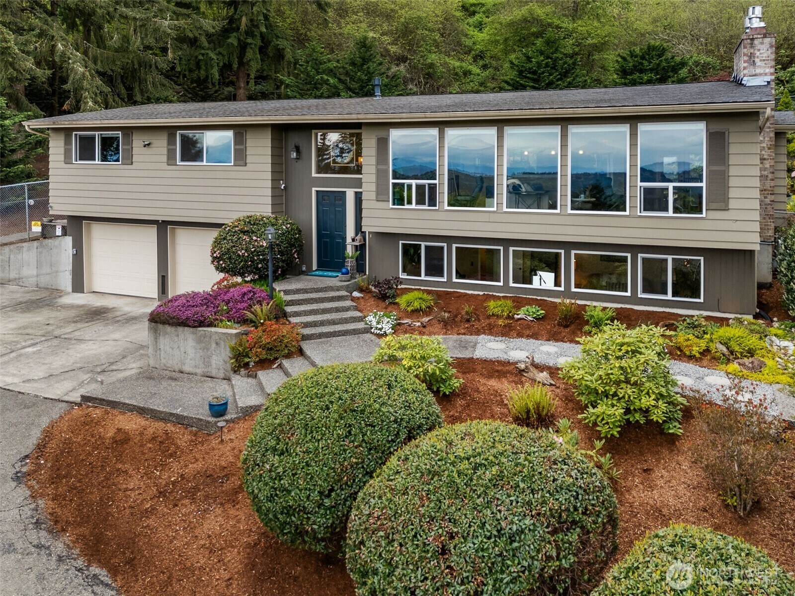 Property Photo: 12430 136th Avenue E WA 98374