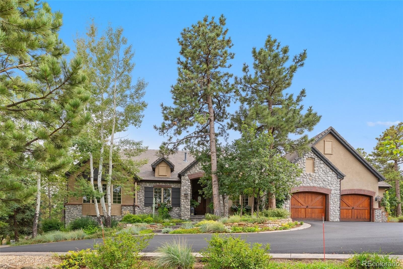 Property Photo: 1705 Oakmoor Heights CO 80906