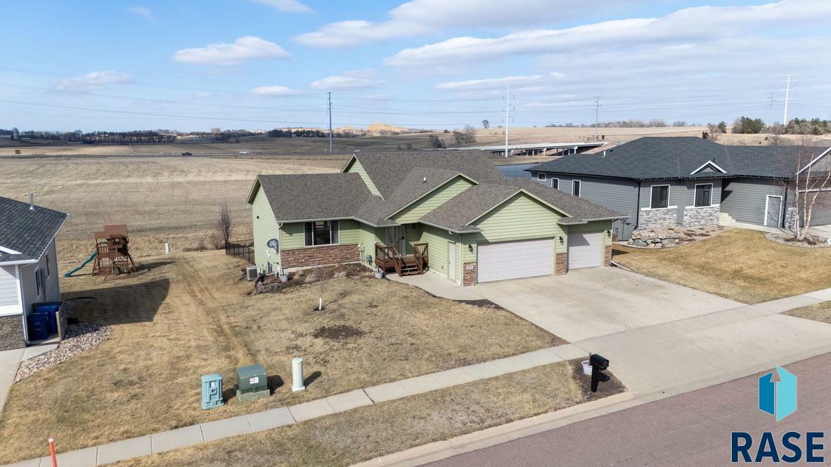 Property Photo:  1600 E Liberty Cir  SD 57005 