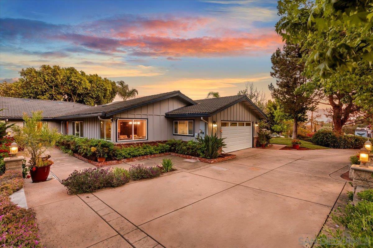Property Photo: 4317 Avenida Gregory CA 91977