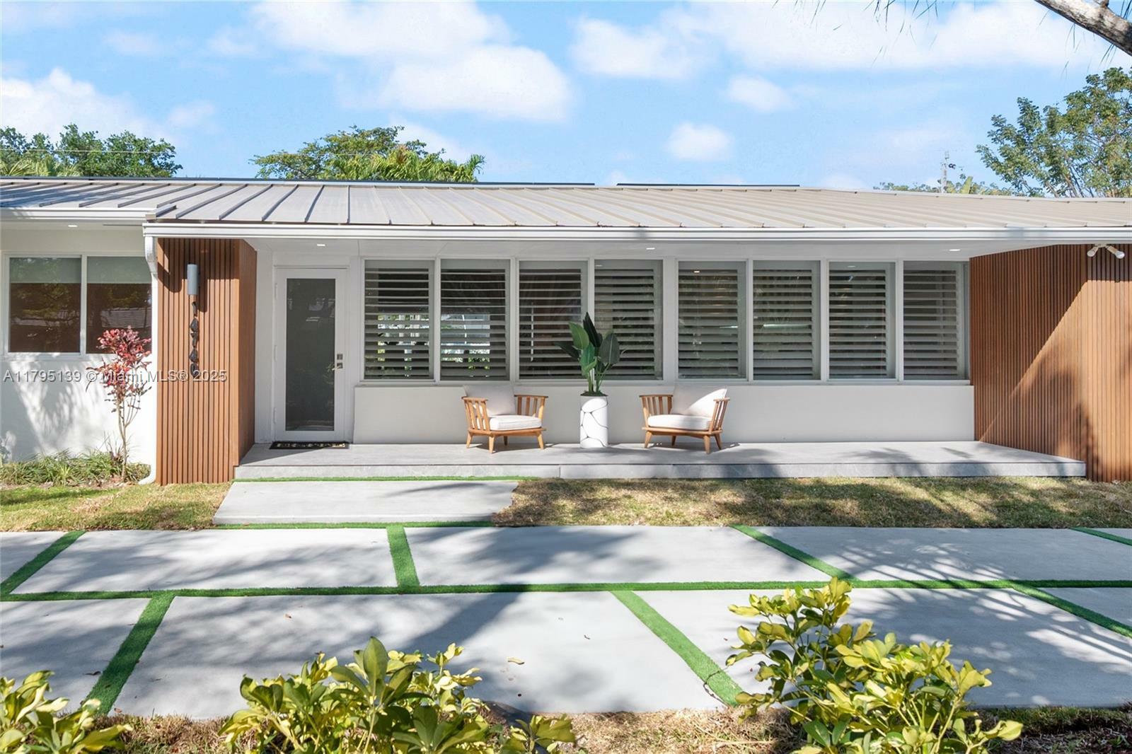 14740 SW 83rd Pl  Palmetto Bay FL 33158 photo
