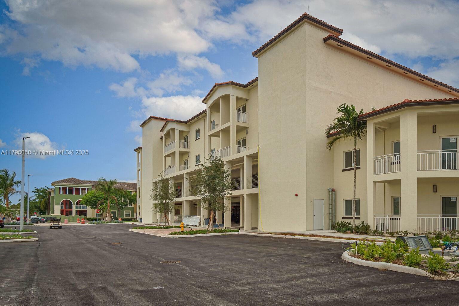 Property Photo: 10950 NW 82nd St 115 FL 33178
