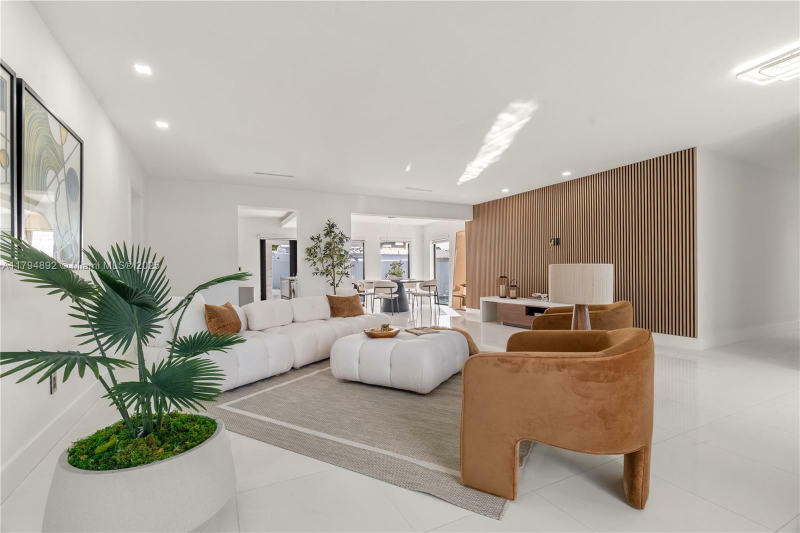 Property Photo: 2901 Village Green Dr FL 33175