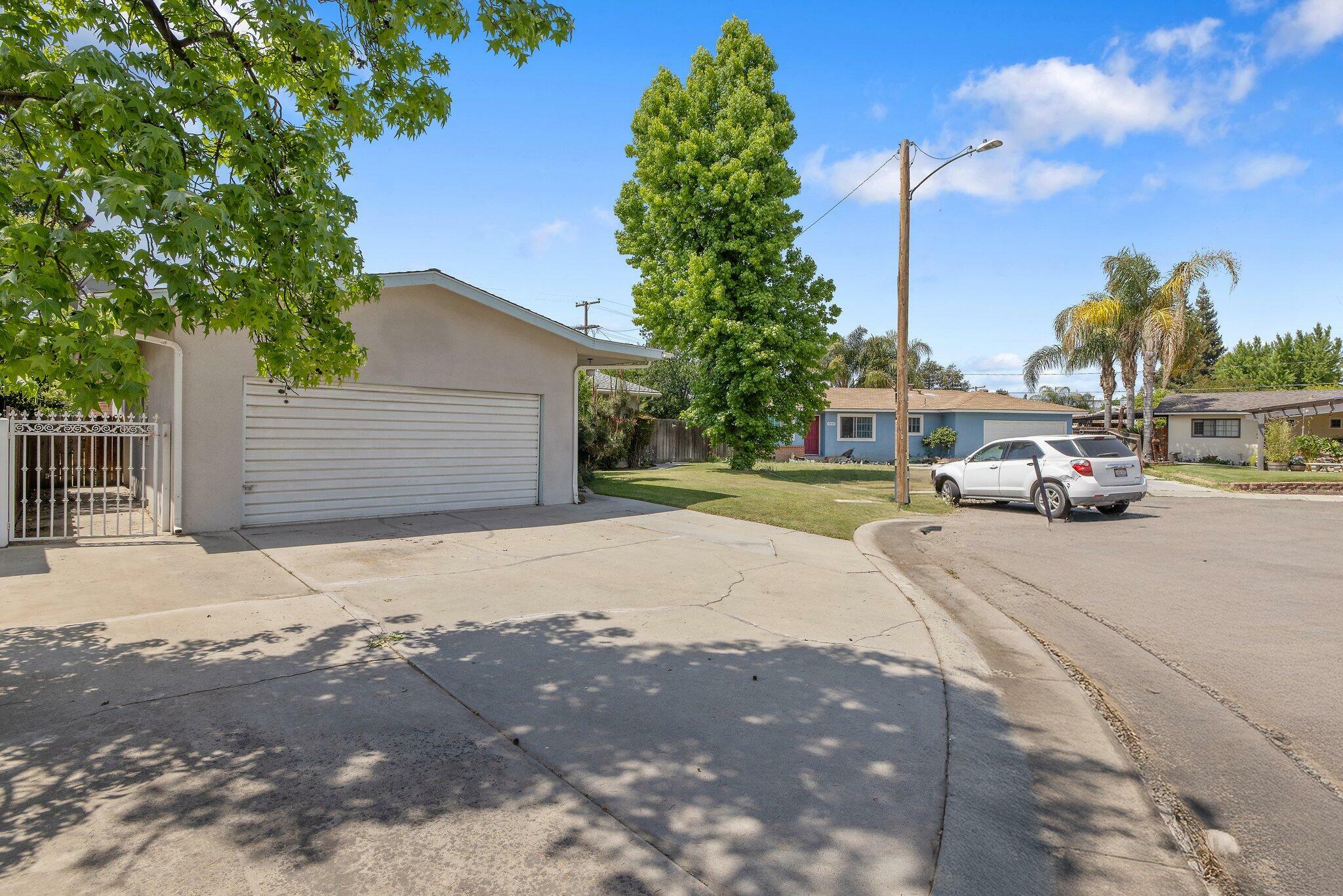 Property Photo: 347 N Bollinger Street CA 93291