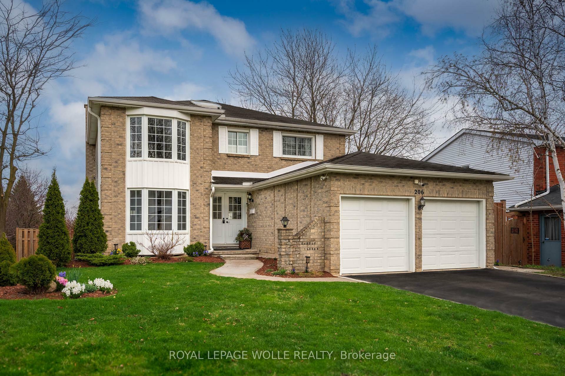 Photo de la propriété:  206 Westvale Drive  ON N2T 1C3 