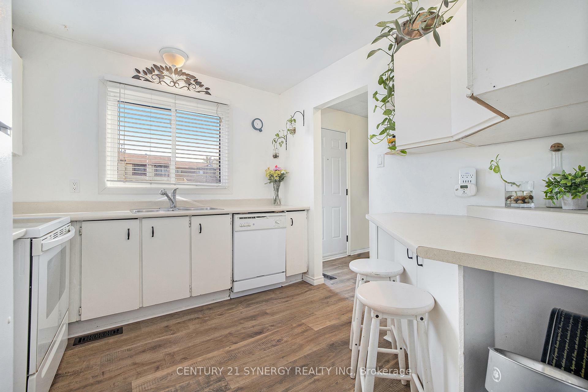 Photo de la propriété: 54-A Foxfield Drive ON K2J 1P7