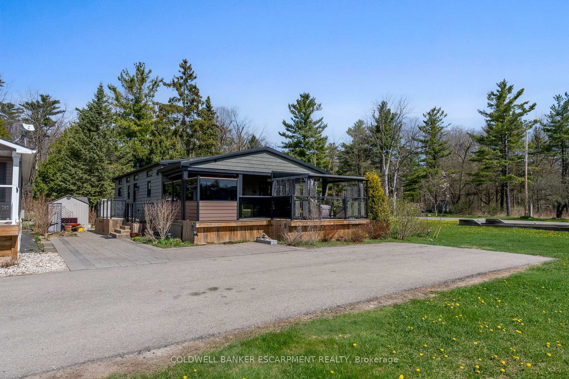 Property Photo: 4449 Milburough Line 13 Oak ON L7P 0C5