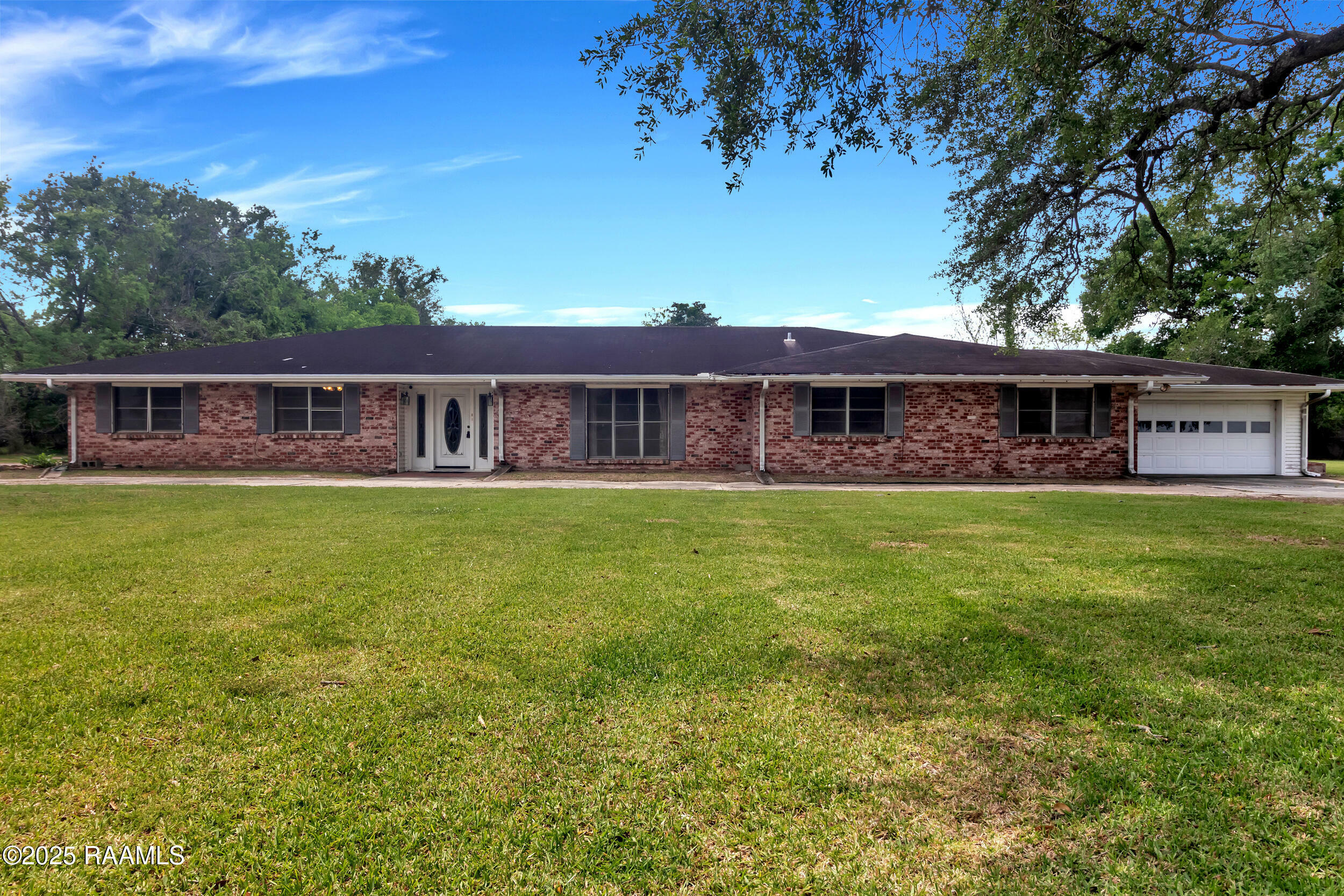 Property Photo: 617 Cemetery Road LA 70582