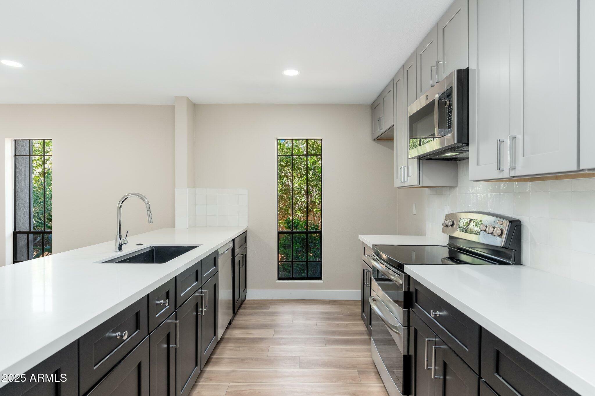 Property Photo: 5221 N 24th Street 103 AZ 85016