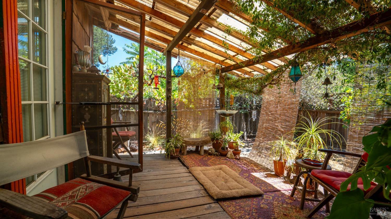 Property Photo: 306 Else Way CA 95425
