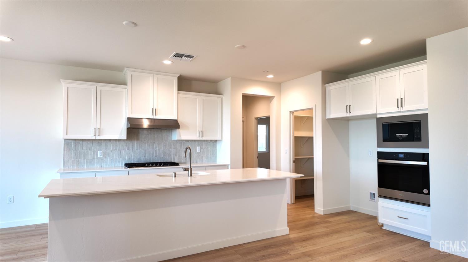 Property Photo: 12801 Kinnick CA 93311