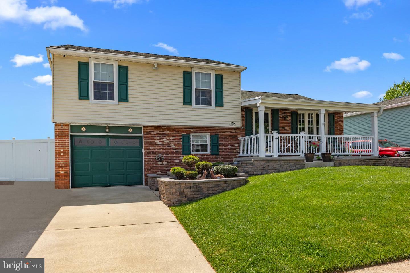 Property Photo: 4616 Murray Street PA 19007