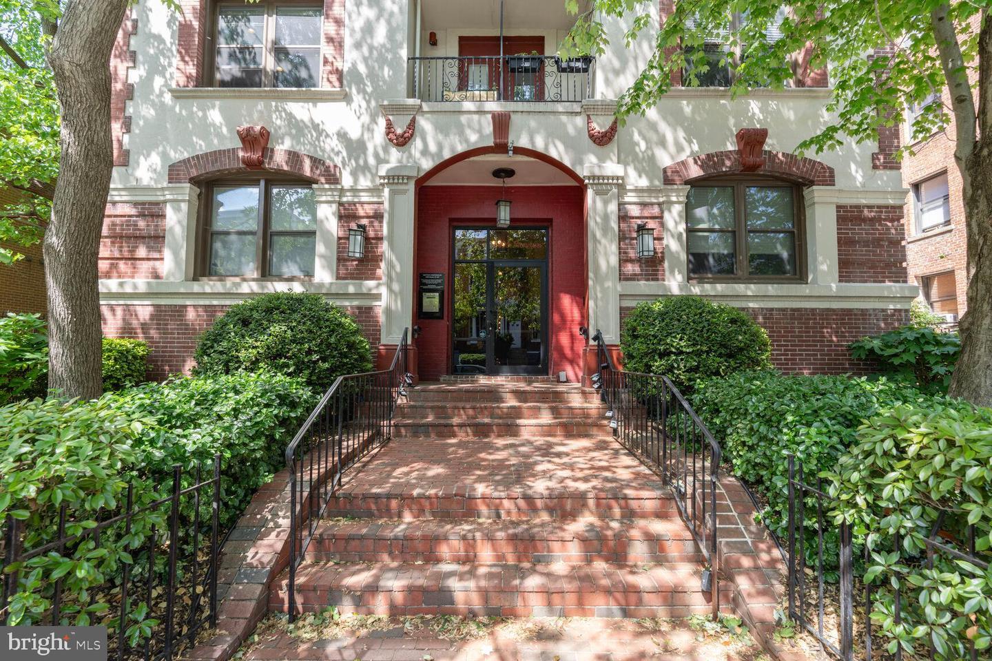 Property Photo: 1495 Newton Street NW 401 DC 20010