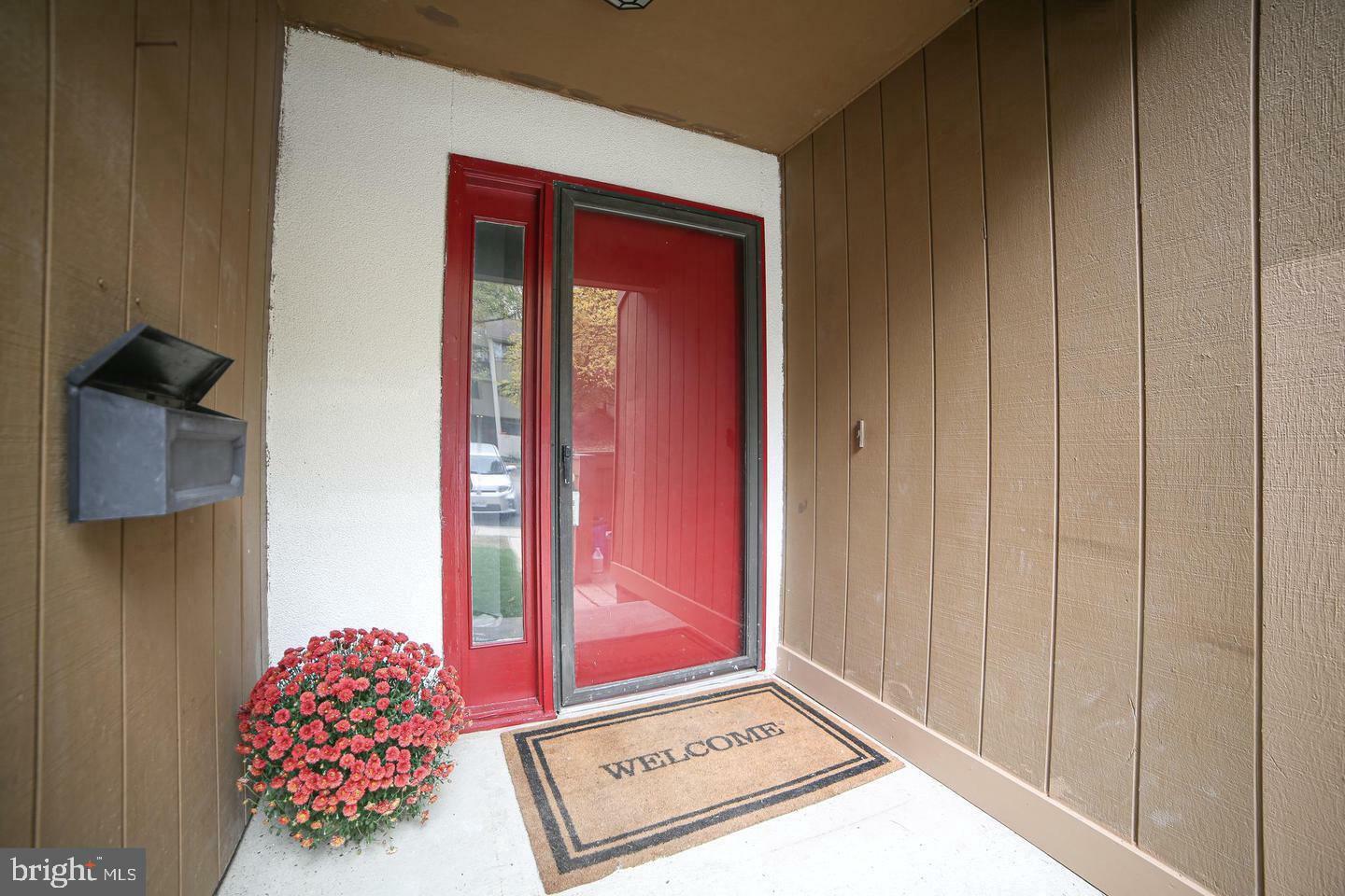 Property Photo: 1818 Old Post Terrace VA 22191