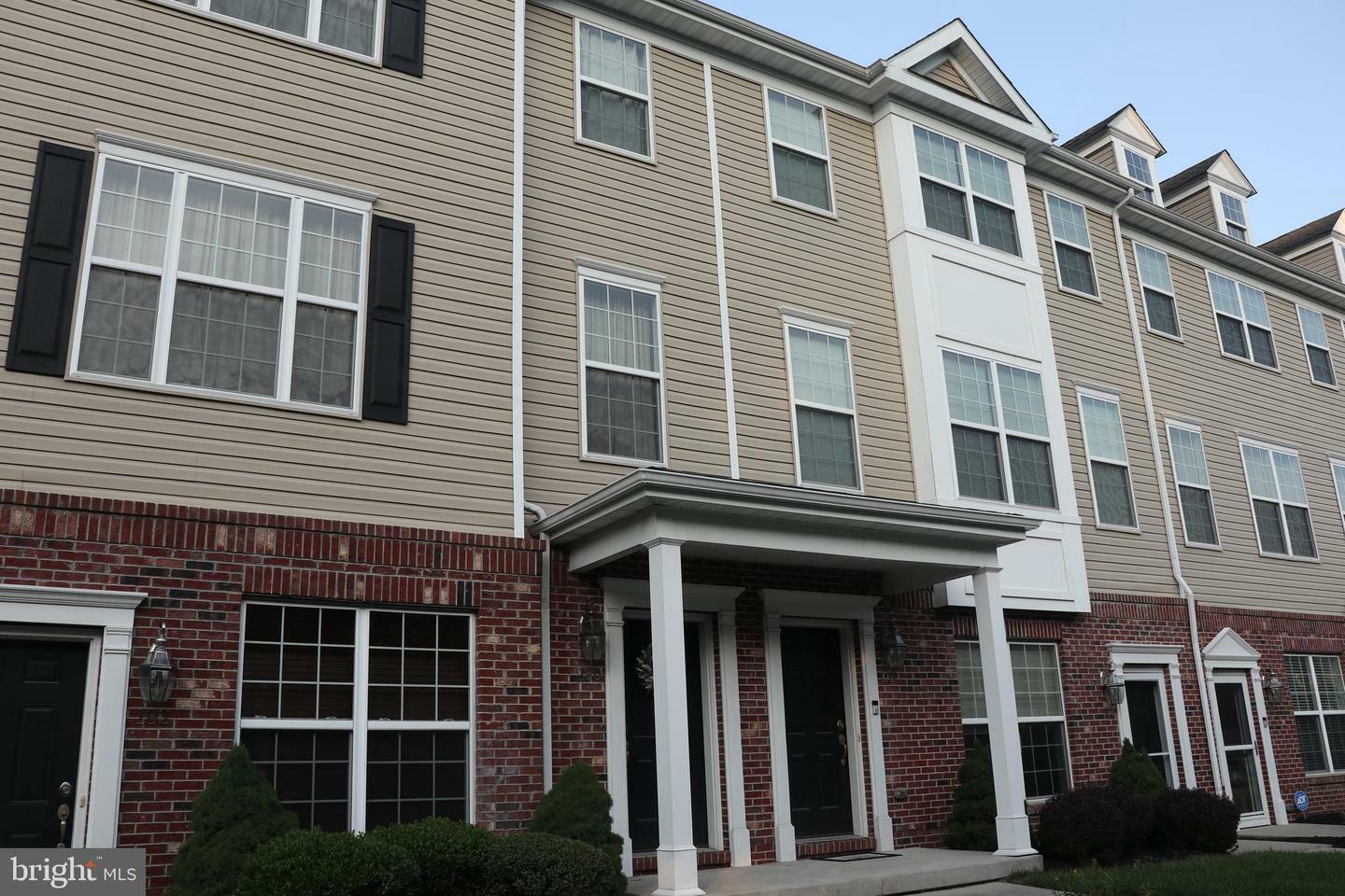 Property Photo: 178 Creekside Way NJ 08016