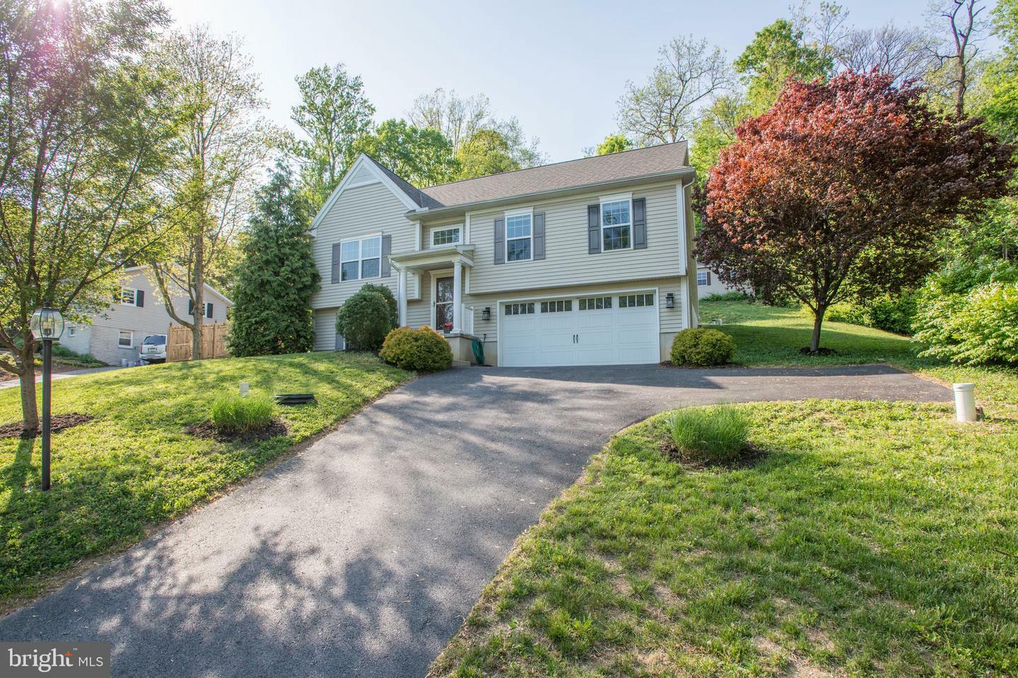 Property Photo: 528 Betty Lane PA 17512