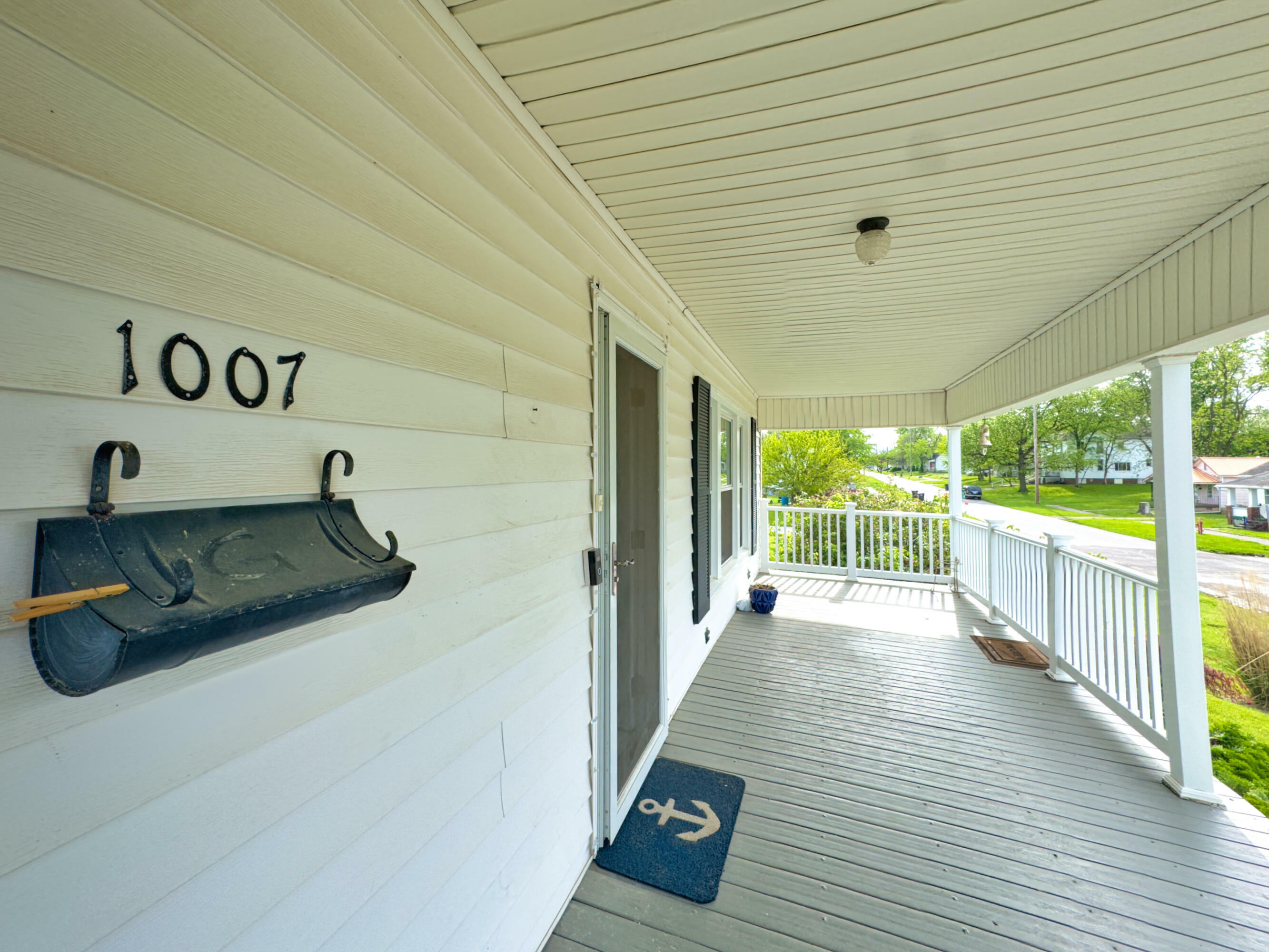 Property Photo: 1007 Myra St MO 65270