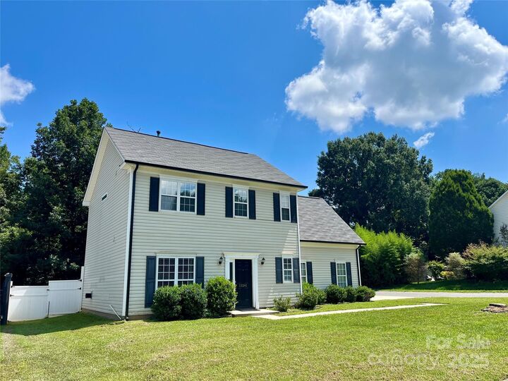 Property Photo:  13241 Woodland Farm Drive  NC 28215 