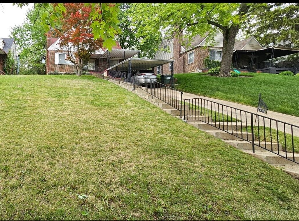 Property Photo: 2747 Oxford Avenue OH 45406