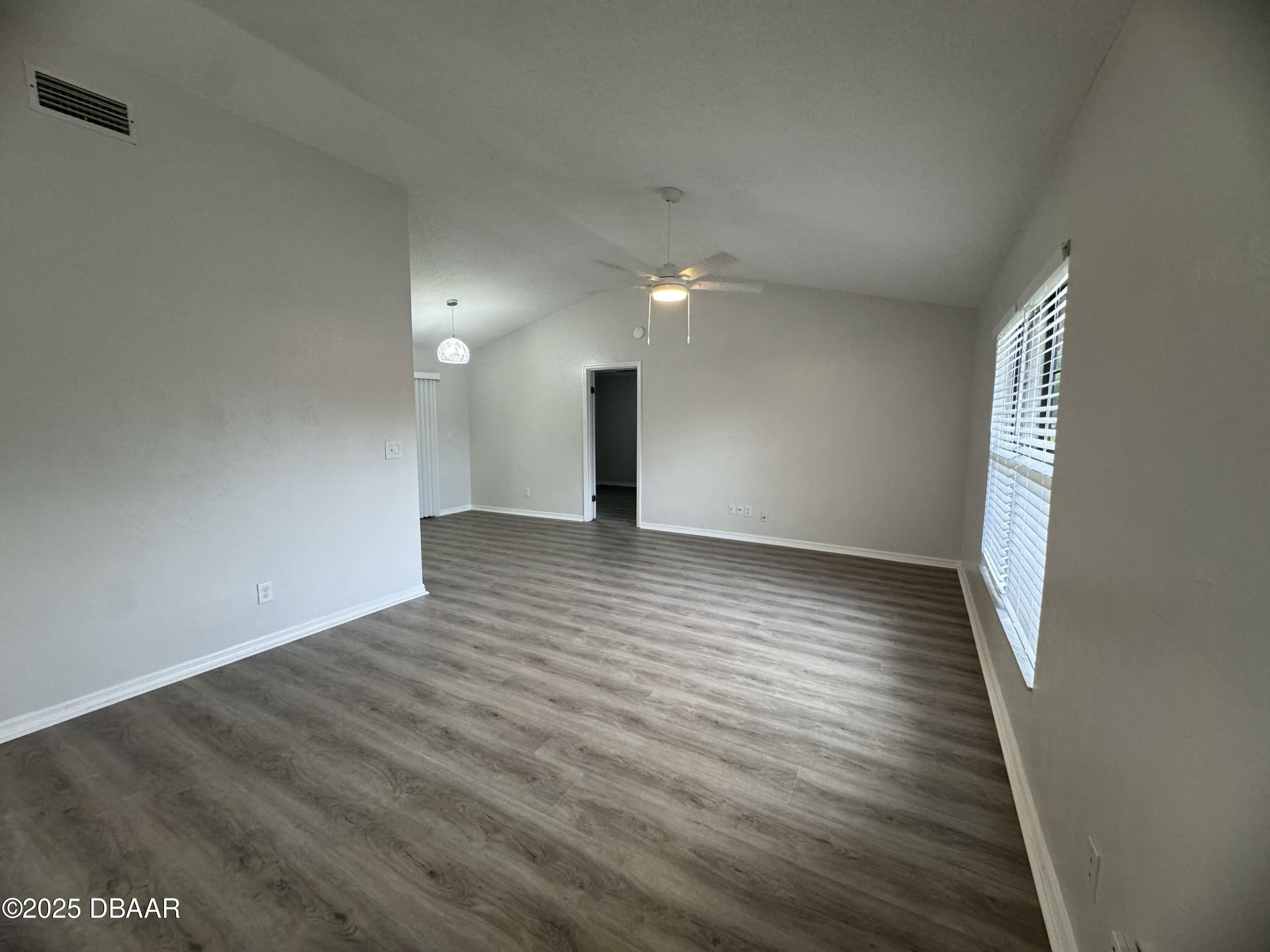 Property Photo: 113 Quaker Ridge Drive FL 32119
