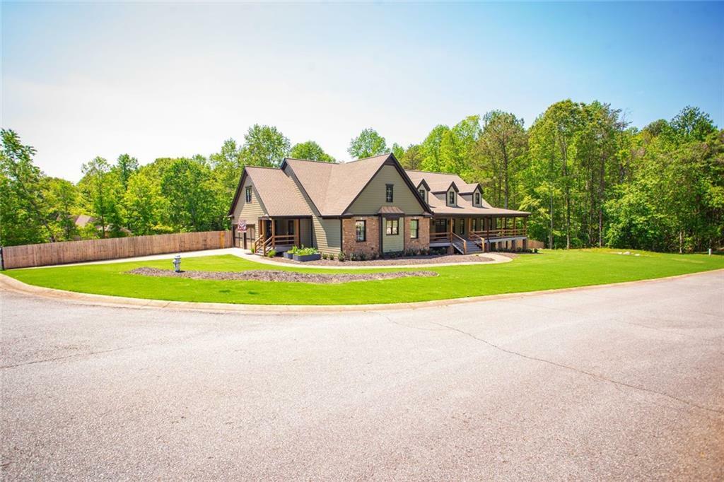 Property Photo: 200 Carney Court GA 30107
