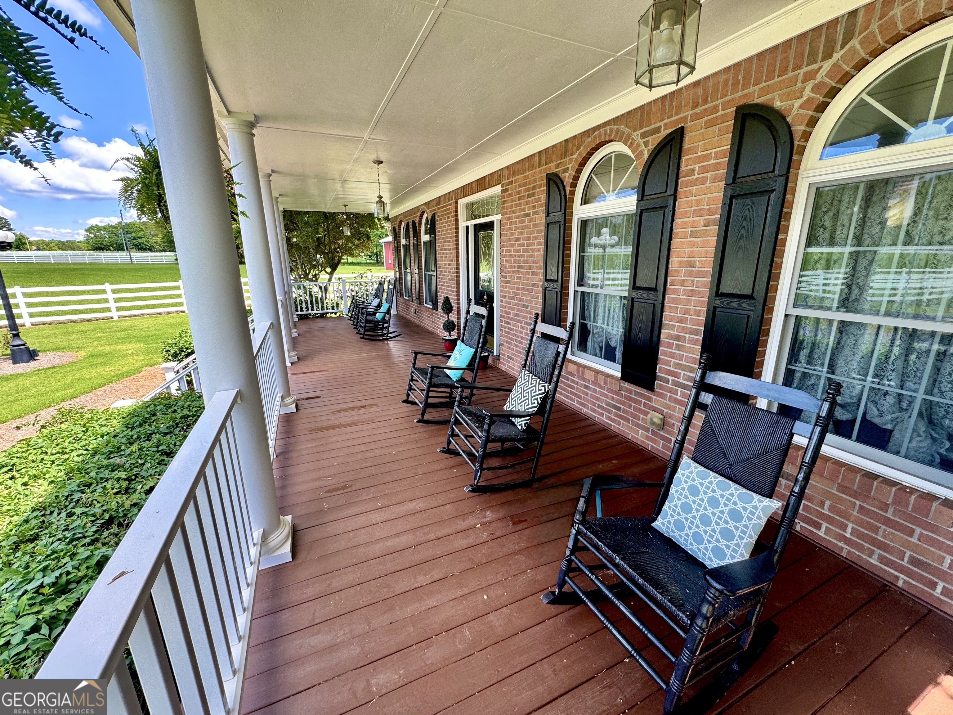 Property Photo: 382 Knox Chapel Road GA 30025