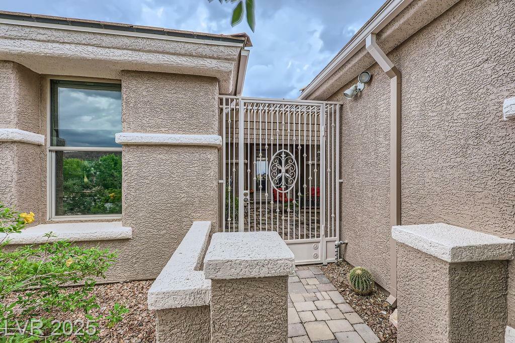 Property Photo: 2110 King Mesa Drive NV 89012