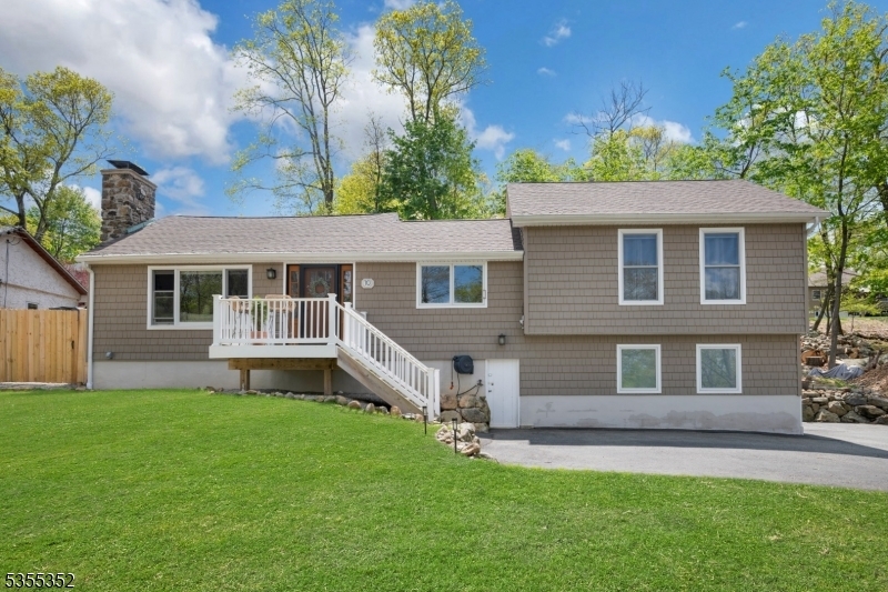 Property Photo: 10 Lakeview Rd NJ 07843