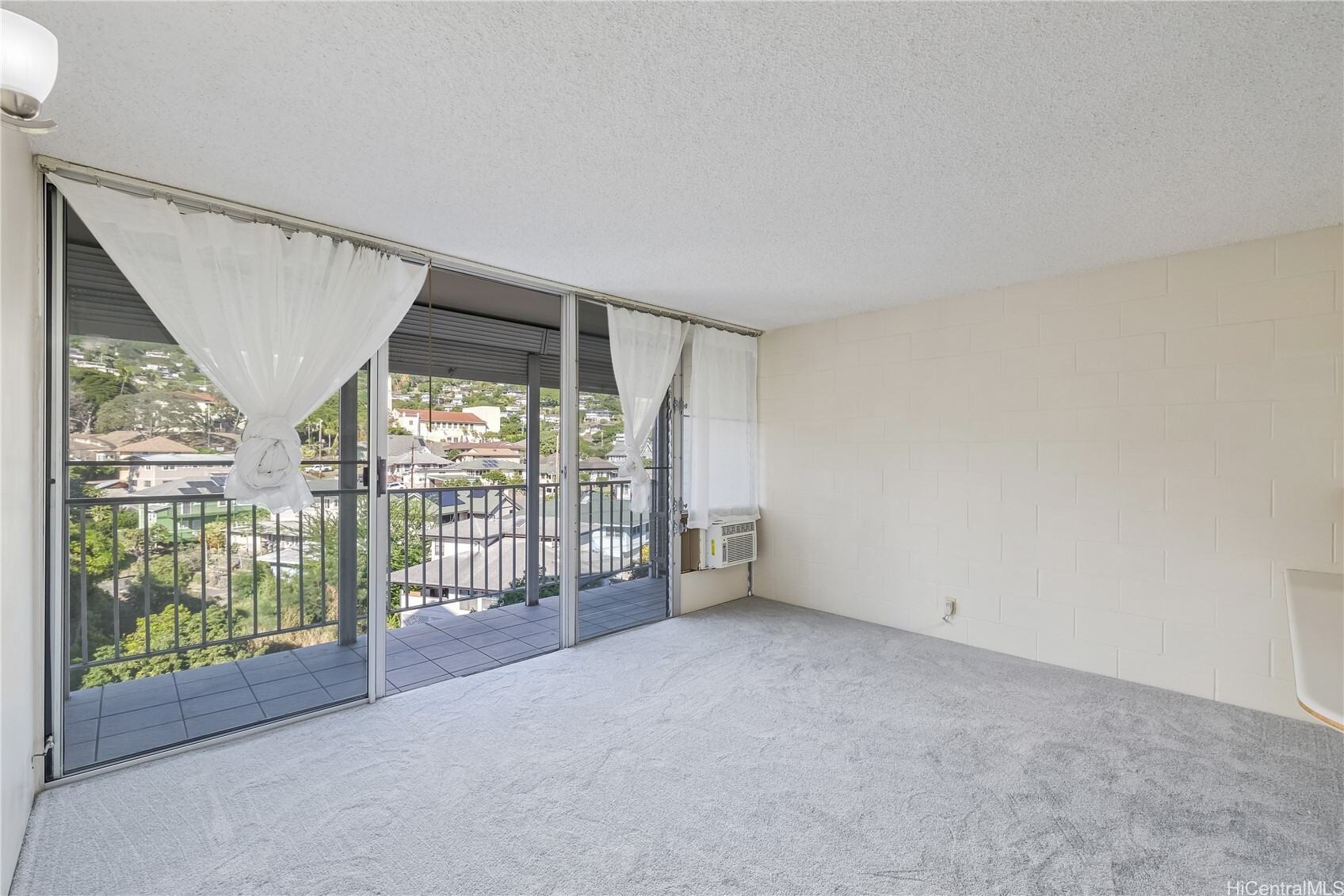 Property Photo: 1687 Pensacola Street 804 HI 96822